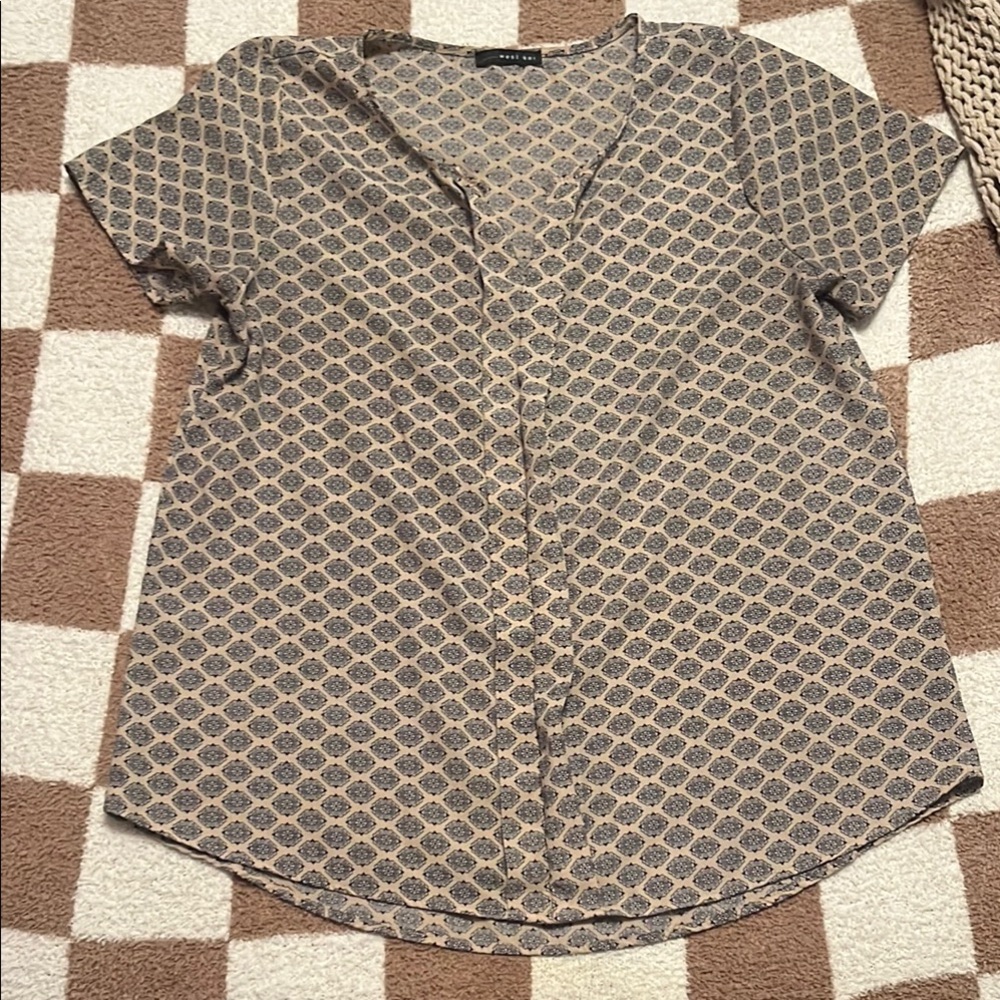 H&M Black and White Fitted Buttoned Blouse